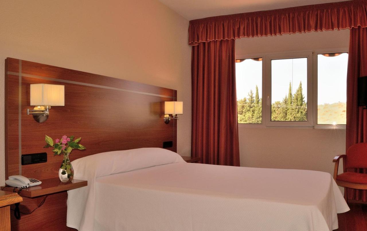 Hotel Mari Carmen Guadix Exteriör bild