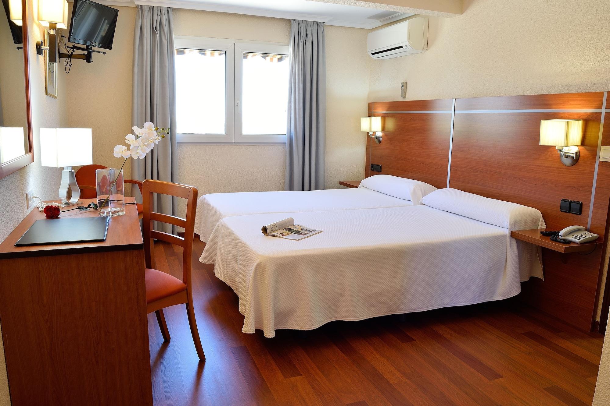Hotel Mari Carmen Guadix Exteriör bild