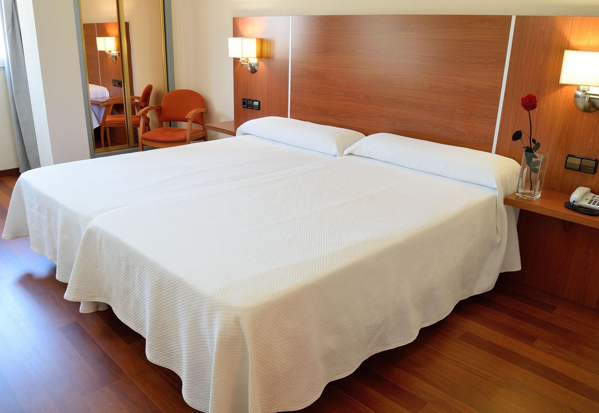 Hotel Mari Carmen Guadix Exteriör bild