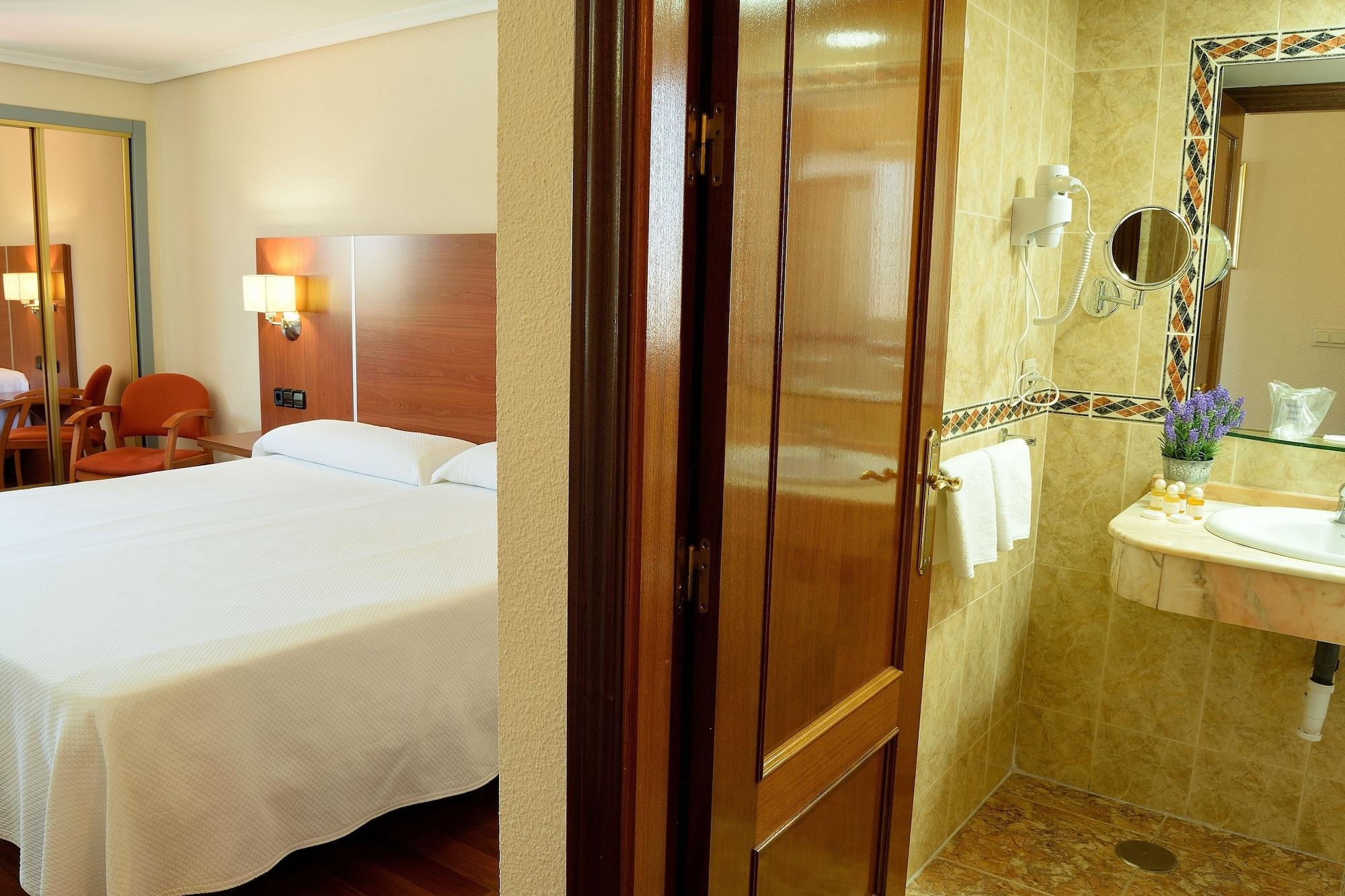 Hotel Mari Carmen Guadix Exteriör bild