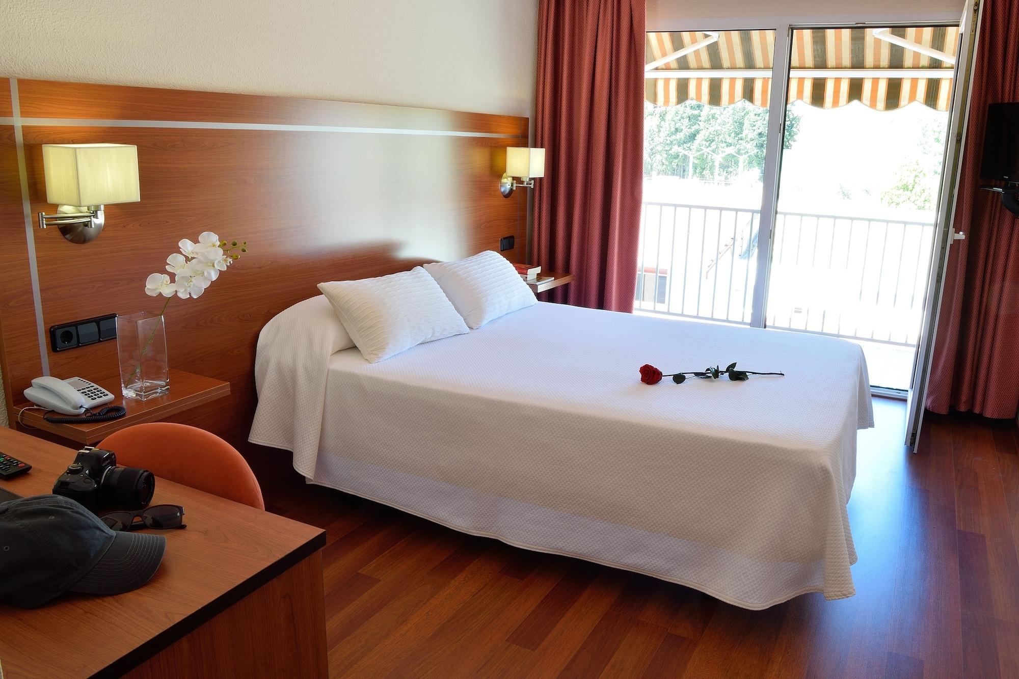 Hotel Mari Carmen Guadix Exteriör bild