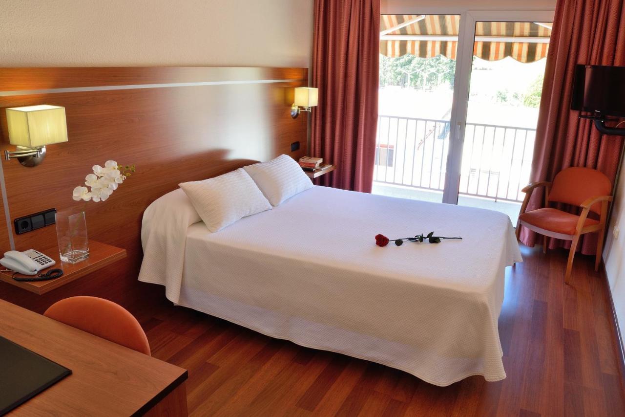 Hotel Mari Carmen Guadix Exteriör bild