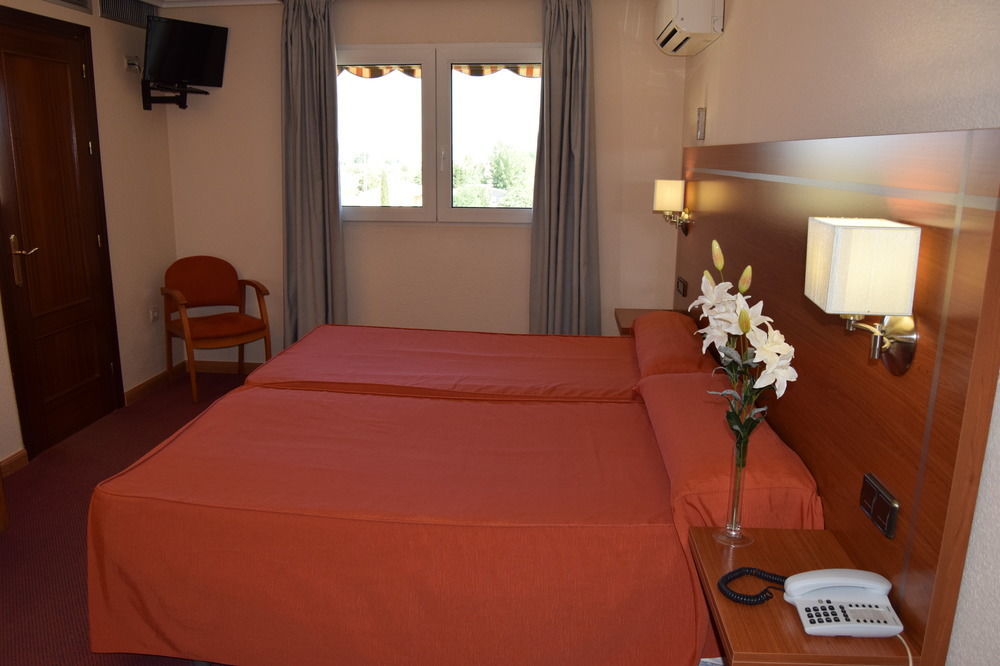 Hotel Mari Carmen Guadix Exteriör bild