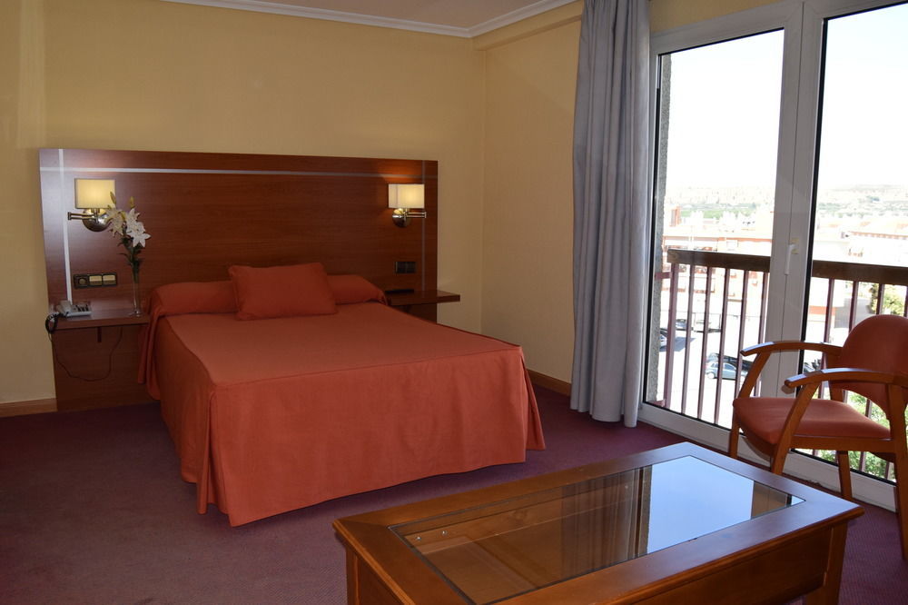 Hotel Mari Carmen Guadix Exteriör bild