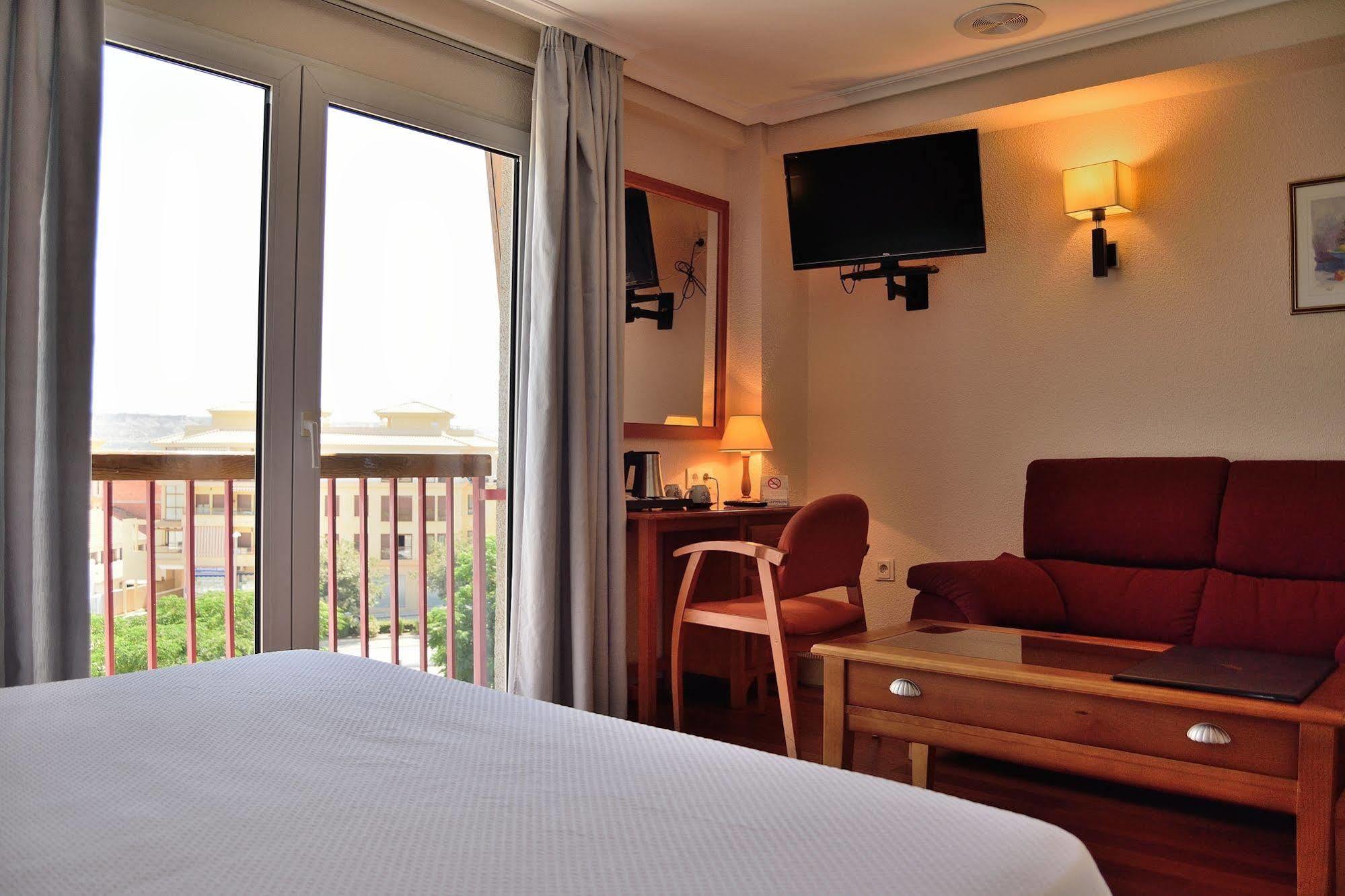 Hotel Mari Carmen Guadix Exteriör bild
