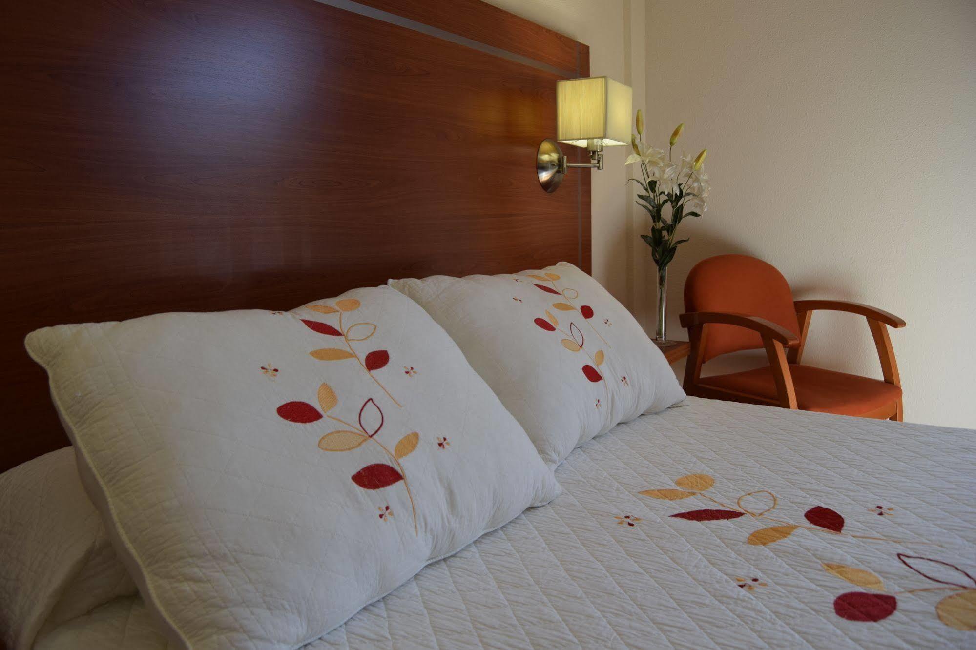 Hotel Mari Carmen Guadix Exteriör bild