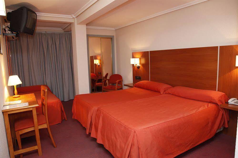 Hotel Mari Carmen Guadix Exteriör bild